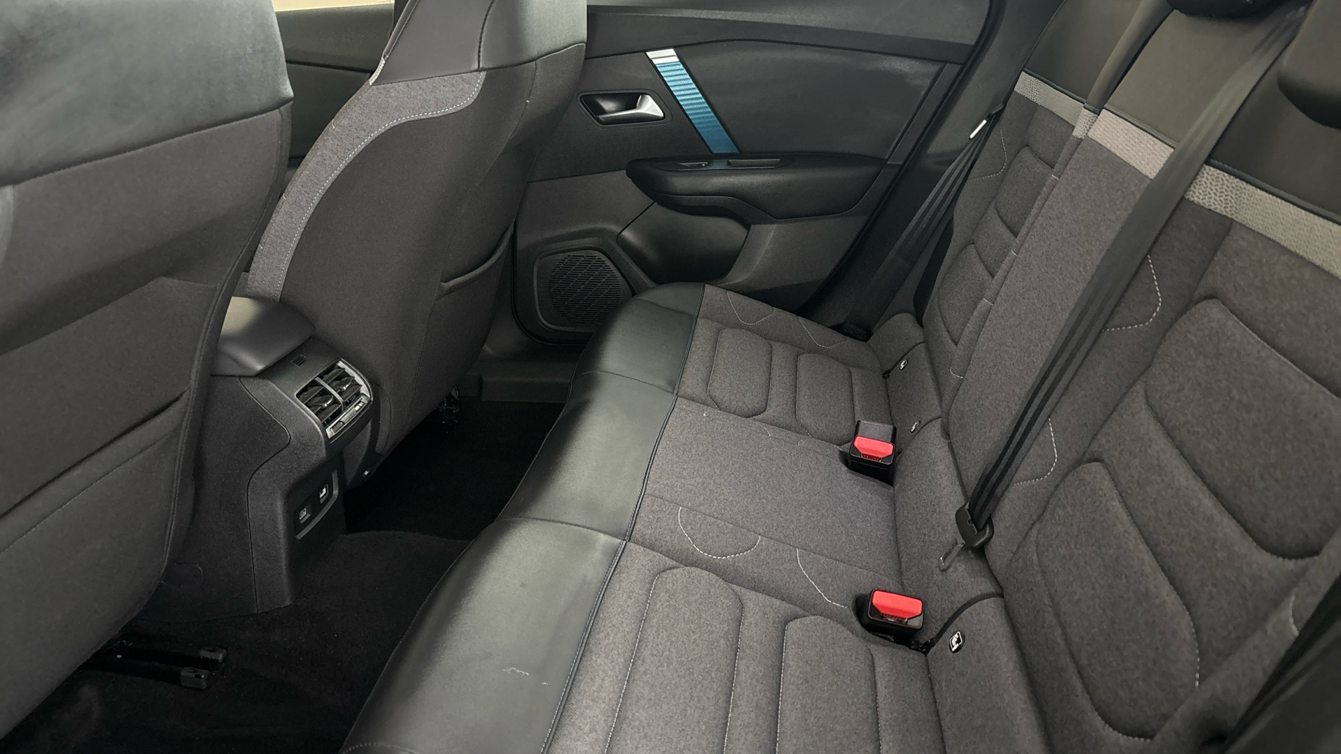 4020895 100kW Sense 50kWh 5dr Auto [11kWCh]