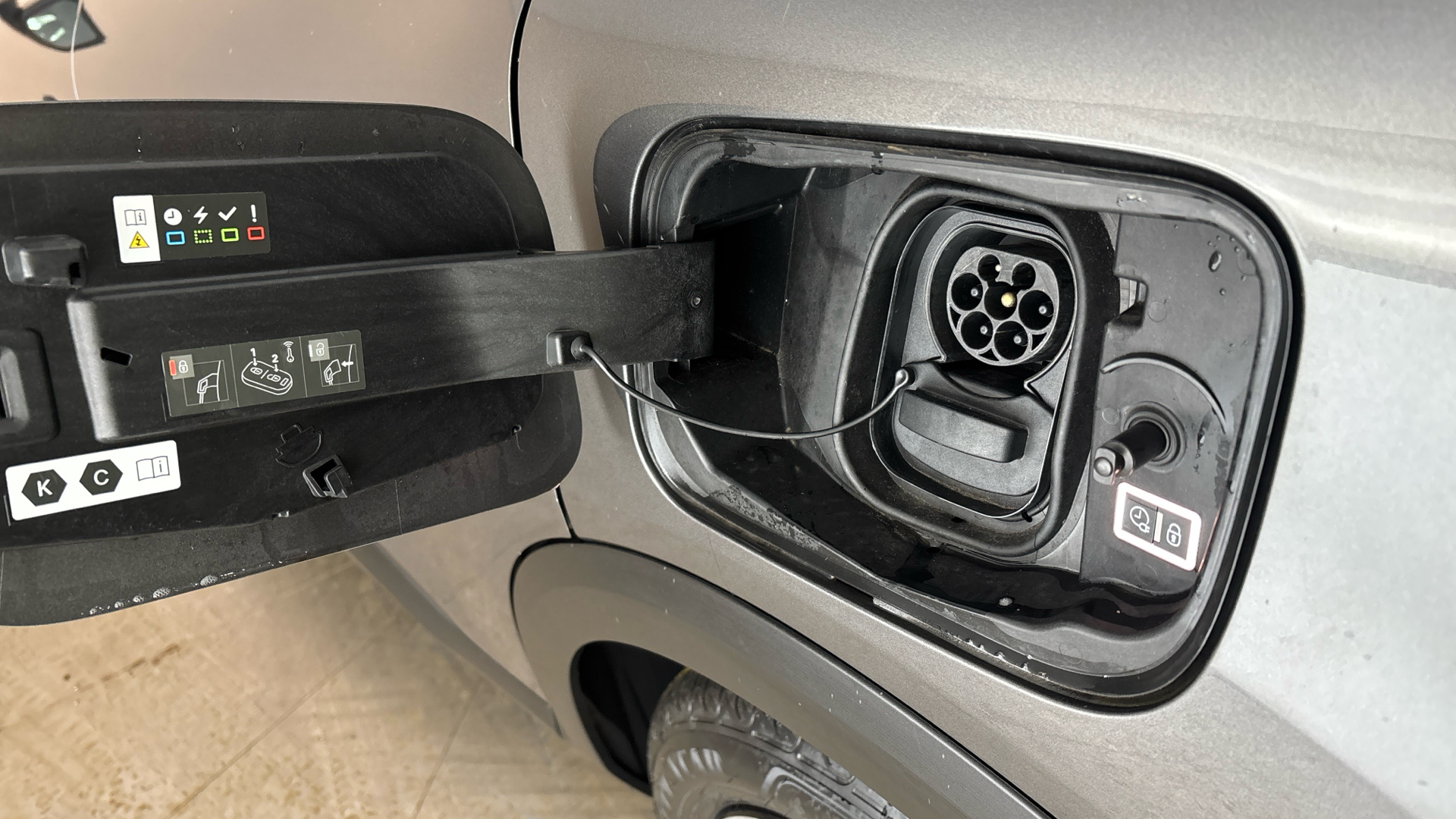 4020895 100kW Sense 50kWh 5dr Auto [11kWCh]