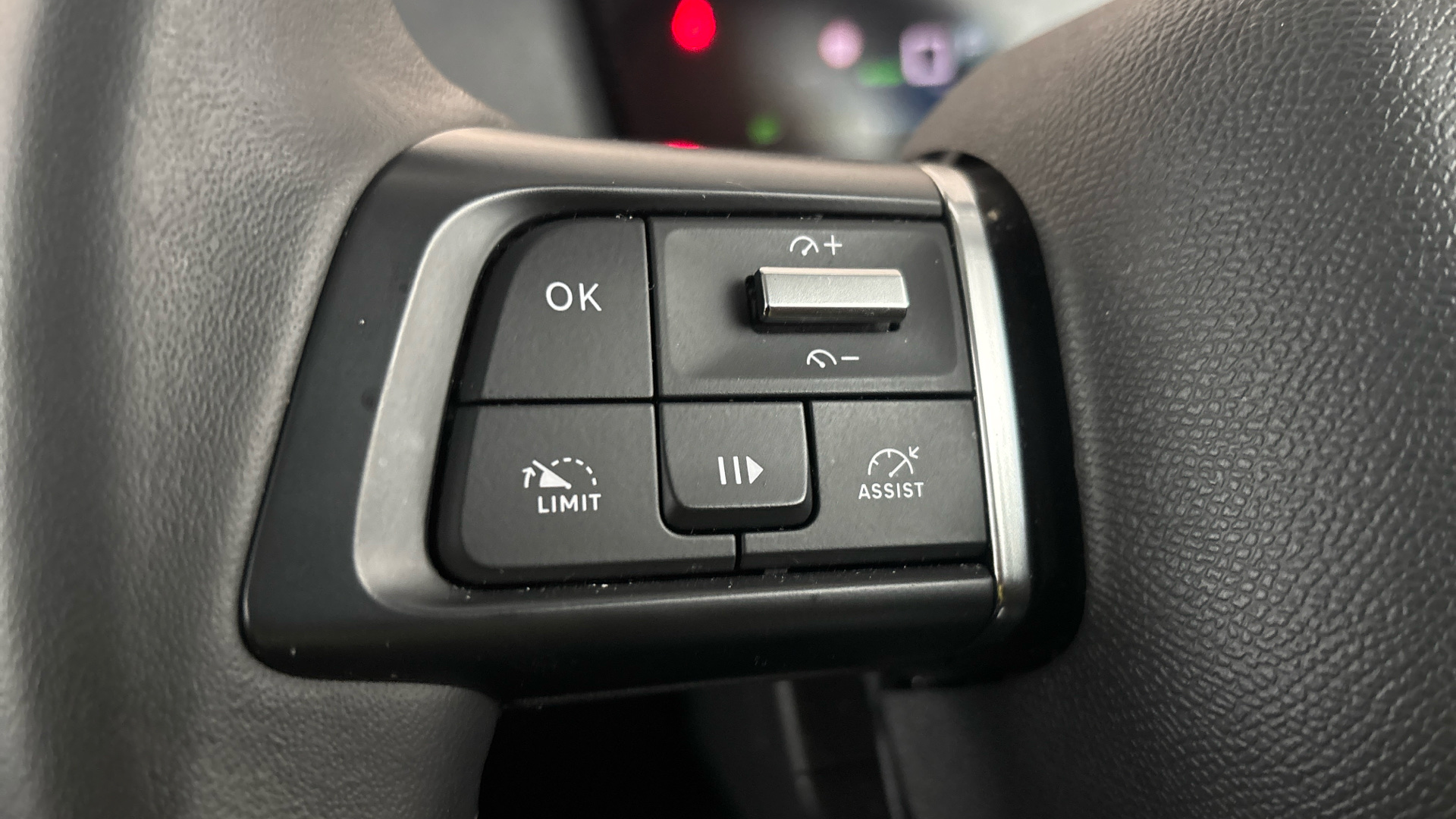 4020895 100kW Sense 50kWh 5dr Auto [11kWCh]