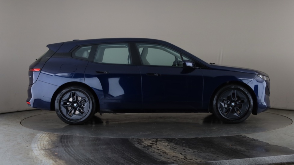 BMW iX Image 6