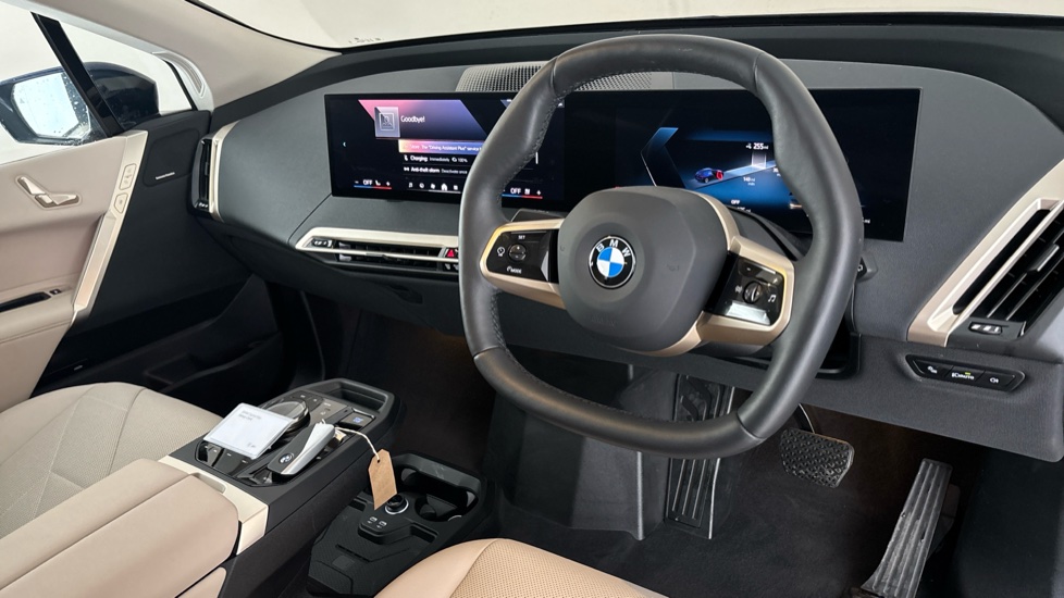 BMW iX Image 9