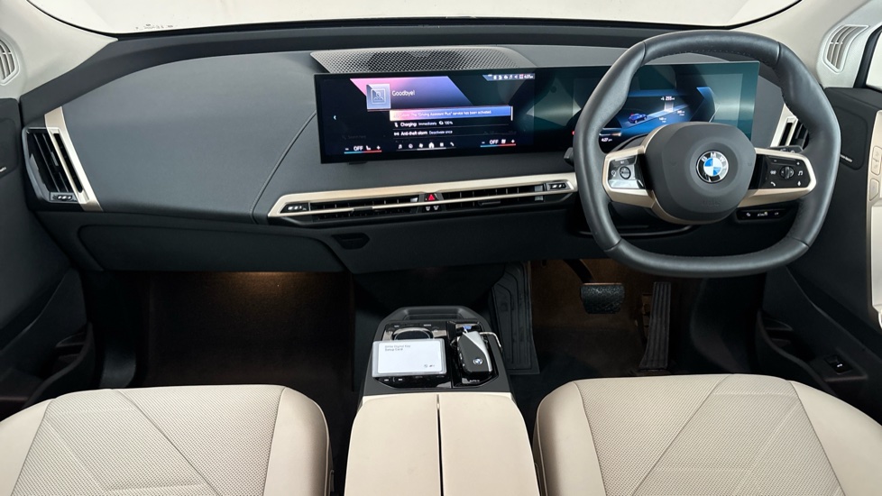 BMW iX Image 11
