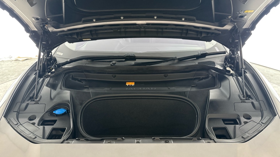 JAGUAR I-PACE Image 16