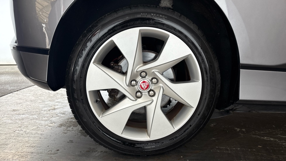JAGUAR I-PACE Image 19