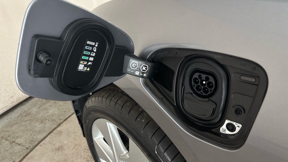 JAGUAR I-PACE Image 21