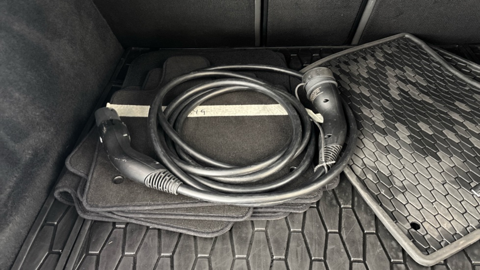 JAGUAR I-PACE Image 22