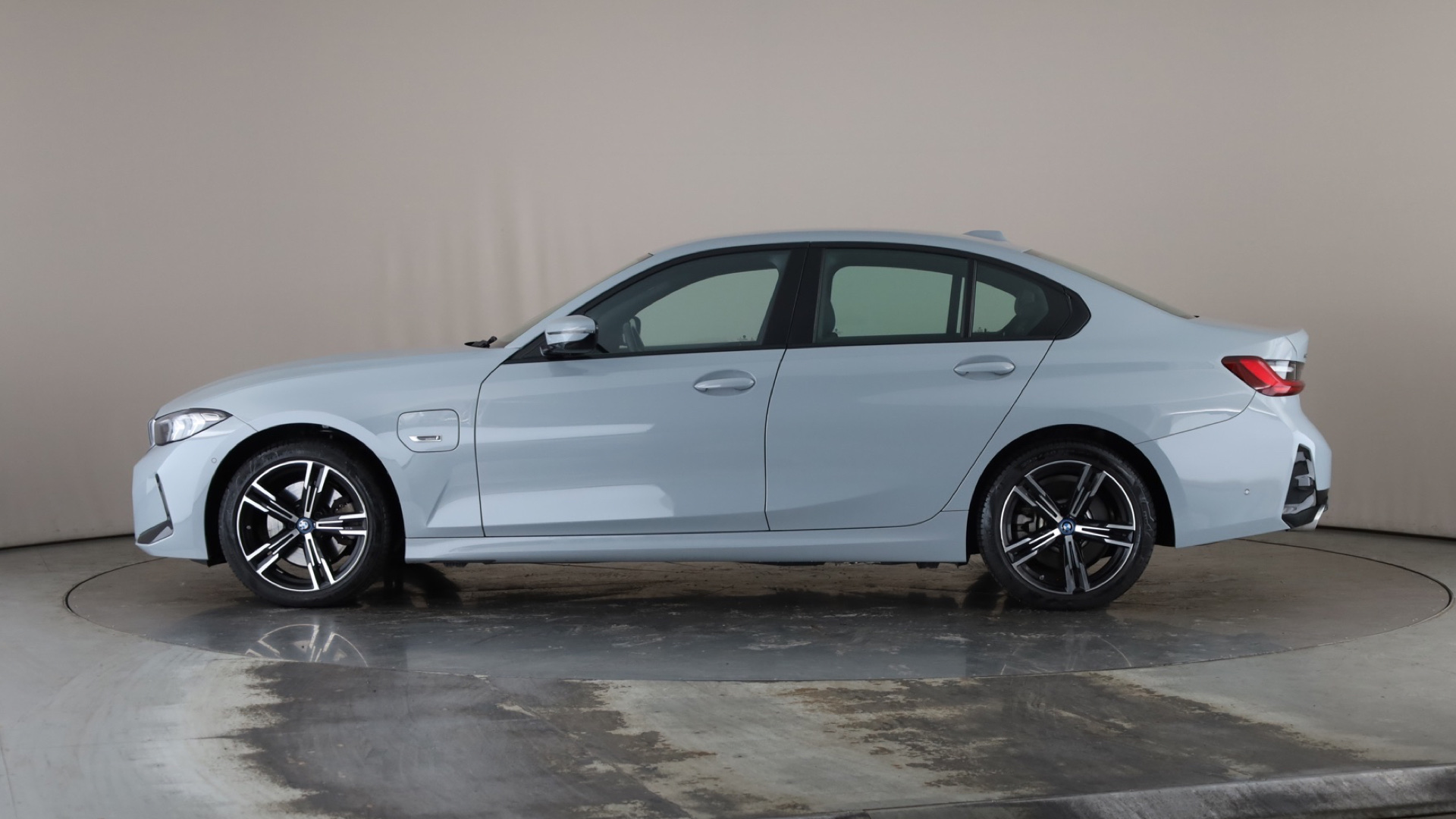 BMW 3 Series 330e xDrive M Sport 4dr Step Auto