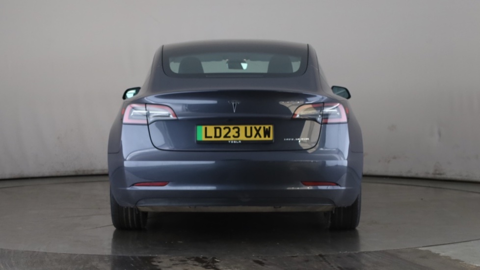Tesla Model 3 Image 4