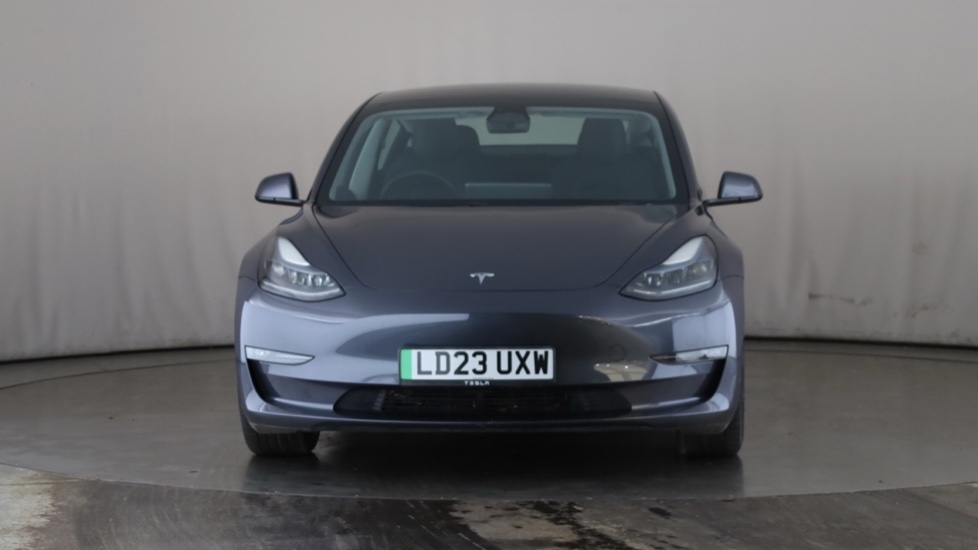 Tesla Model 3 Image 8