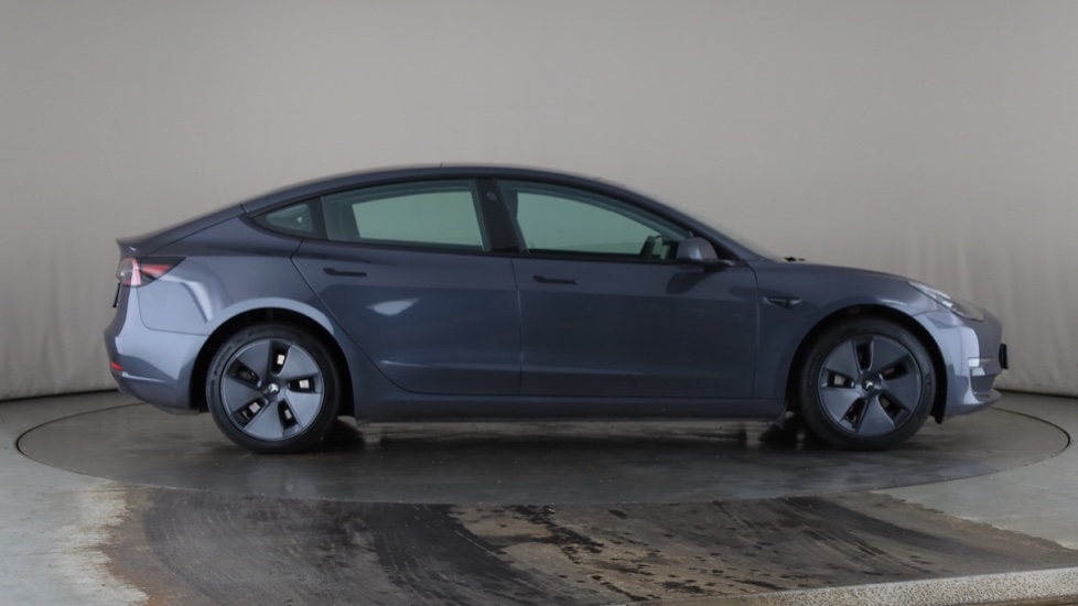 Tesla Model 3 Image 6