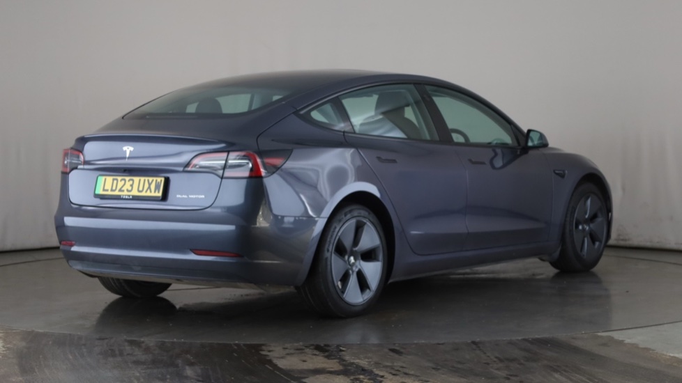 Tesla Model 3 Image 5