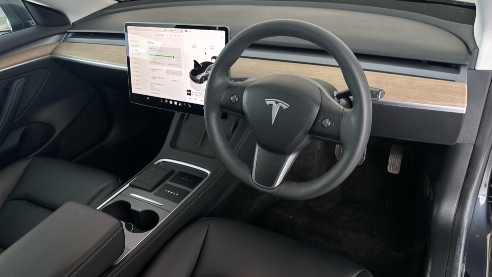 Tesla Model 3 Image 9