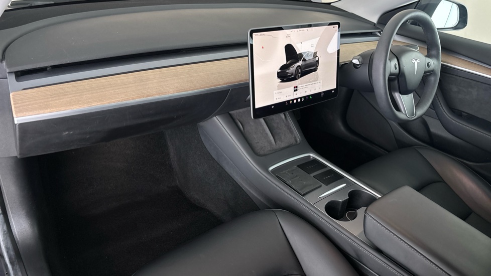 Tesla Model 3 Image 10