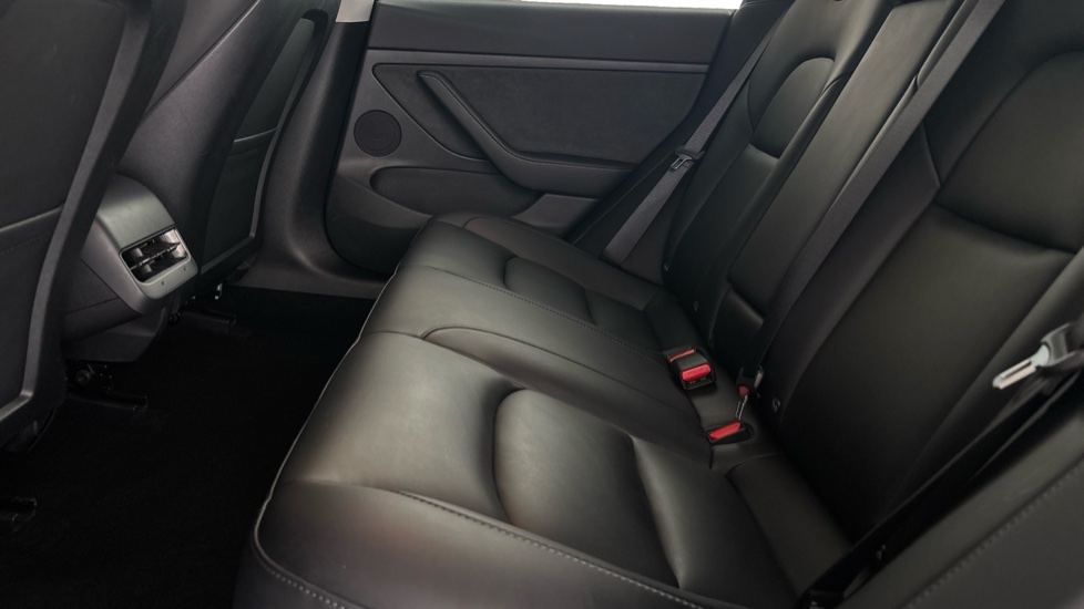 Tesla Model 3 Image 14