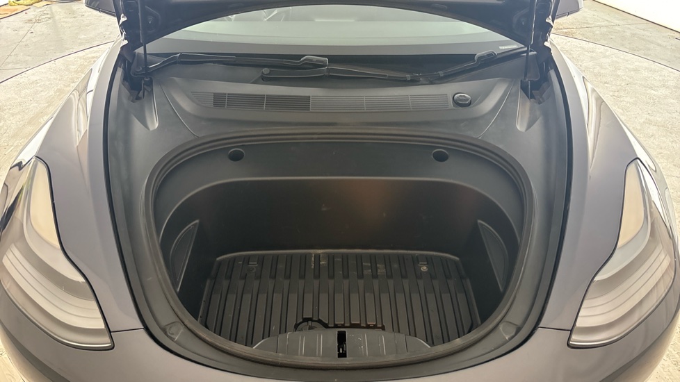 Tesla Model 3 Image 16