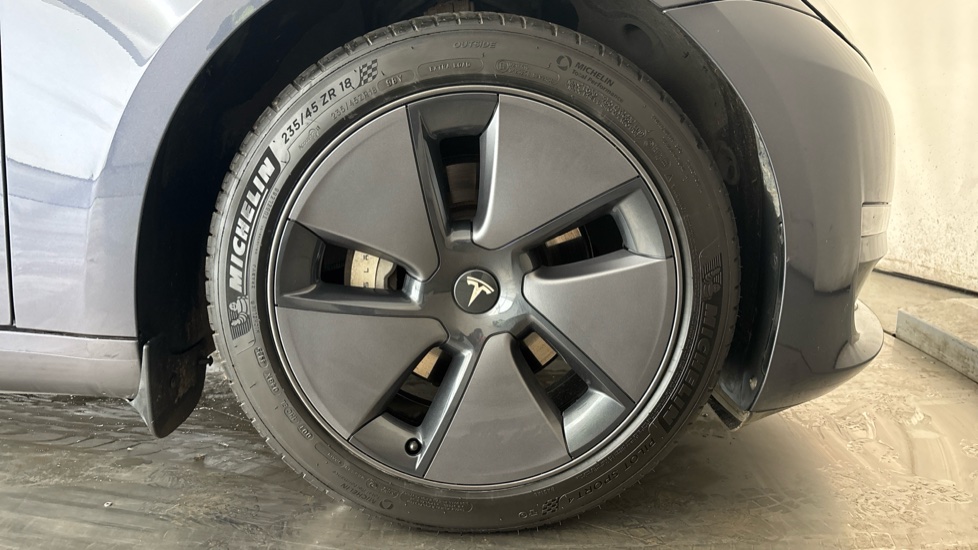 Tesla Model 3 Image 20