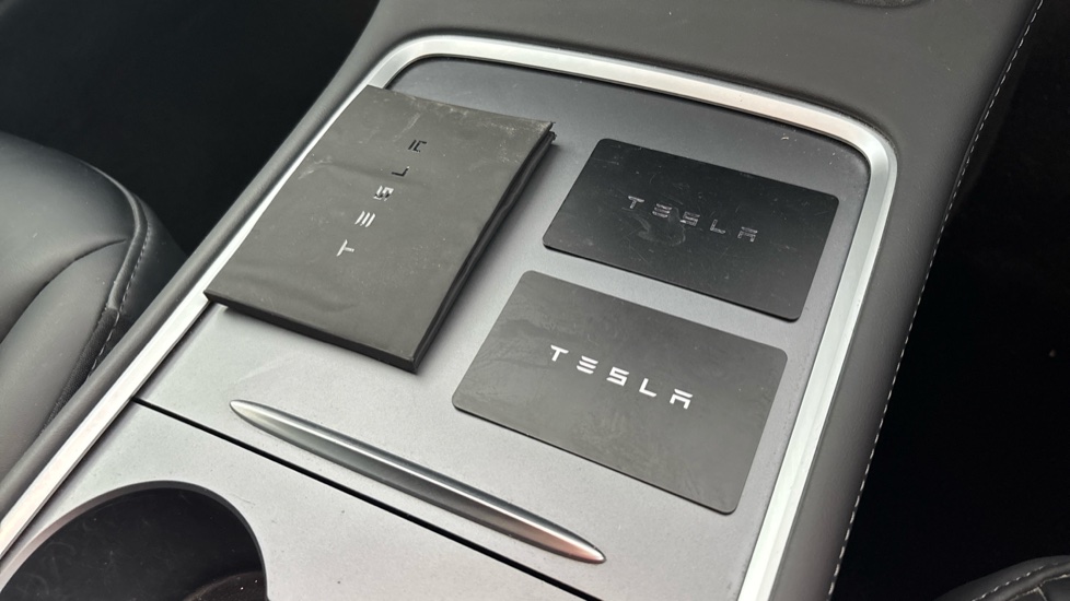 Tesla Model 3 2 keys available