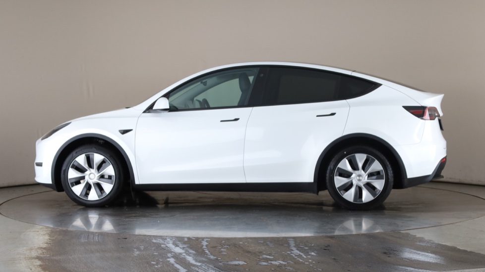 TESLA MODEL Y Image 2
