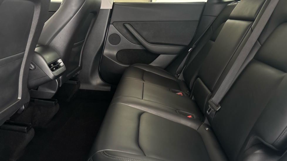 TESLA MODEL Y Image 14