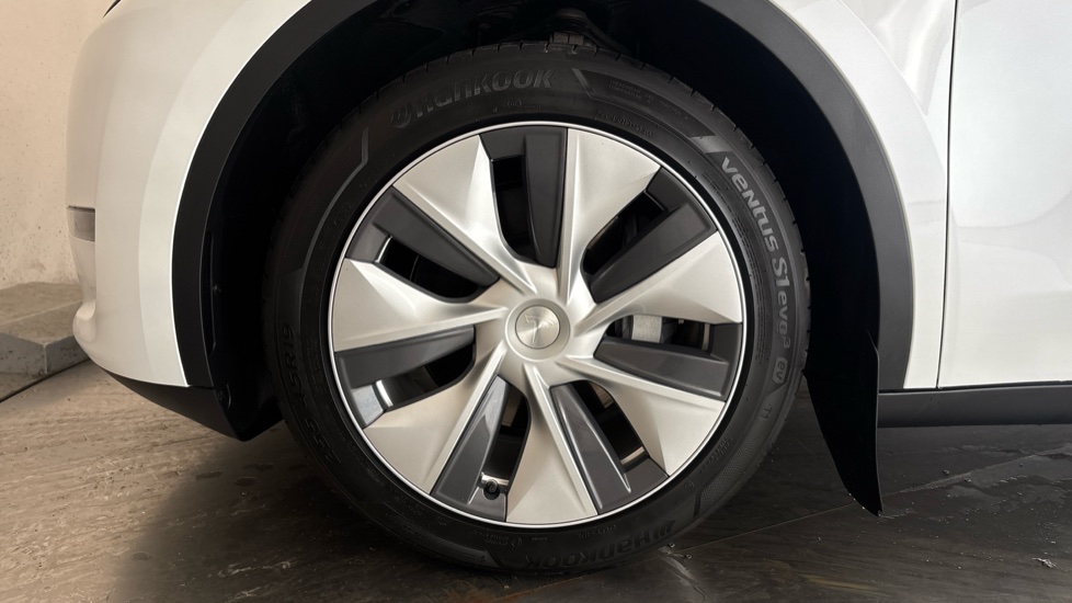 TESLA MODEL Y Image 17