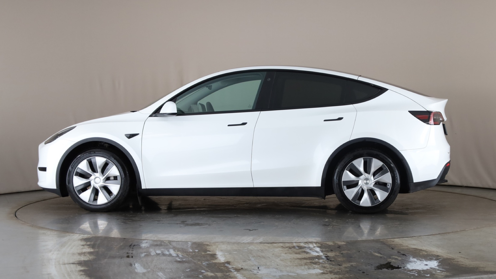 Tesla Model Y RWD 5dr Auto