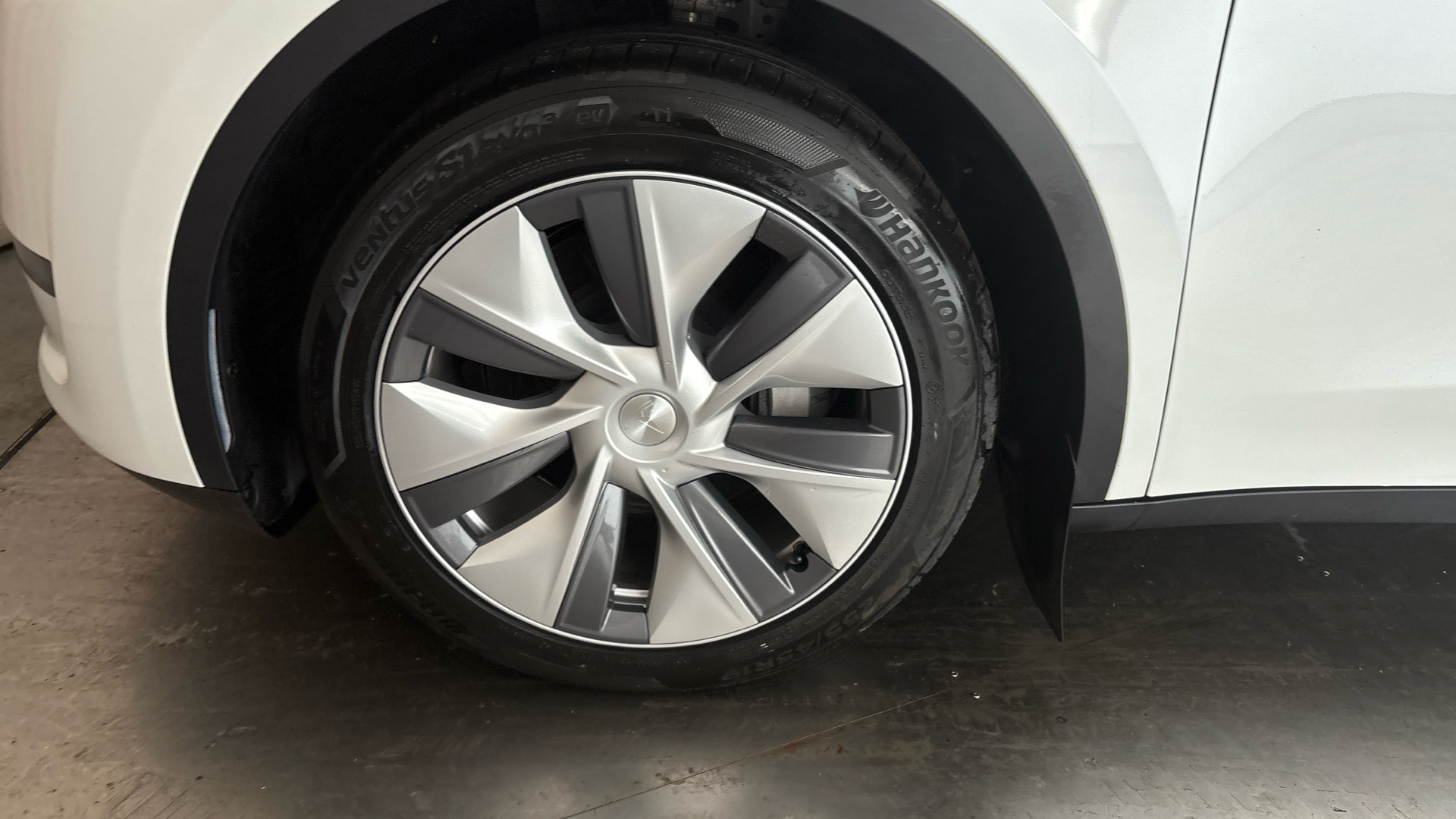 Tesla Model Y RWD 5dr Auto
