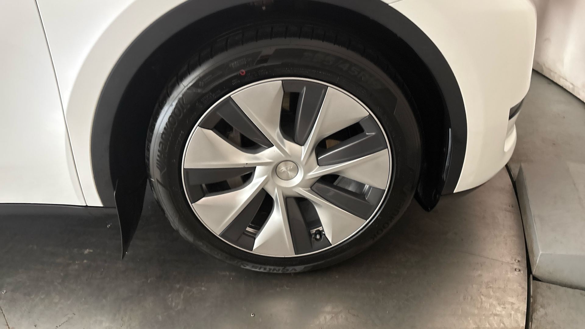 Tesla Model Y RWD 5dr Auto