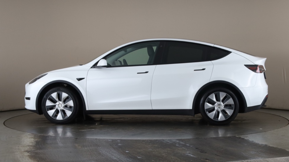 TESLA MODEL Y Image 2