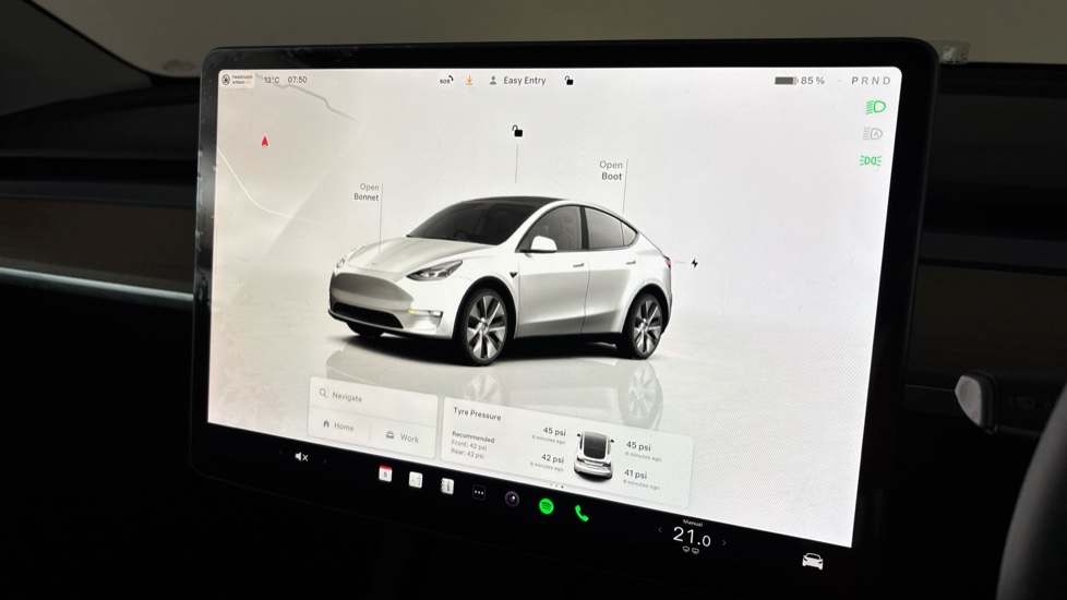 TESLA MODEL Y Image 13