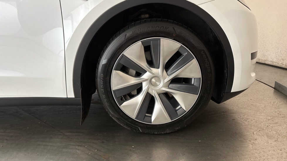 TESLA MODEL Y Image 20