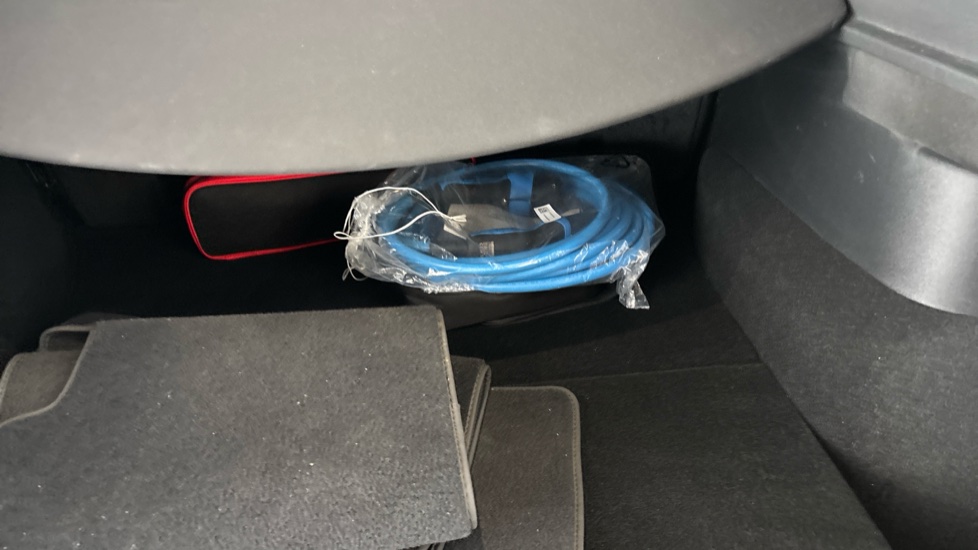 TESLA MODEL Y Image 22