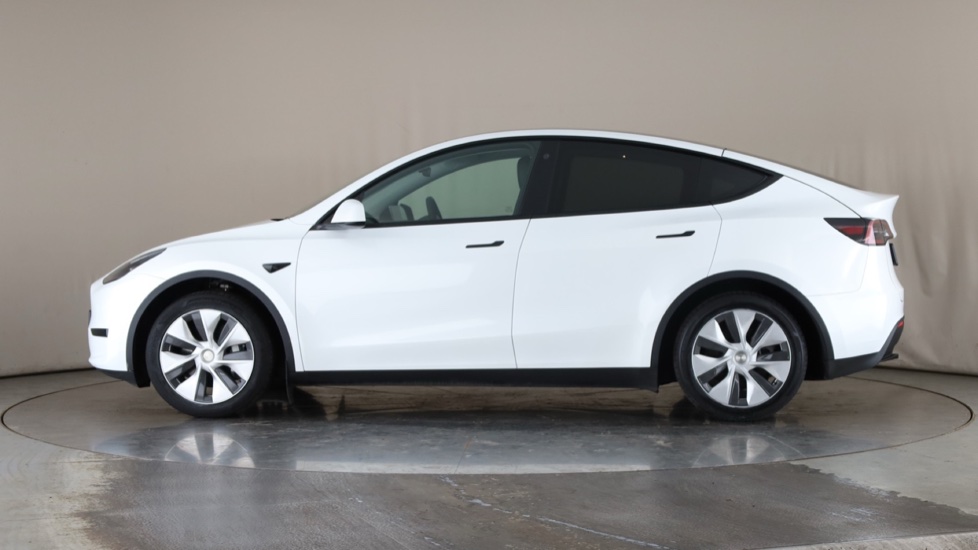 TESLA MODEL Y Image 2