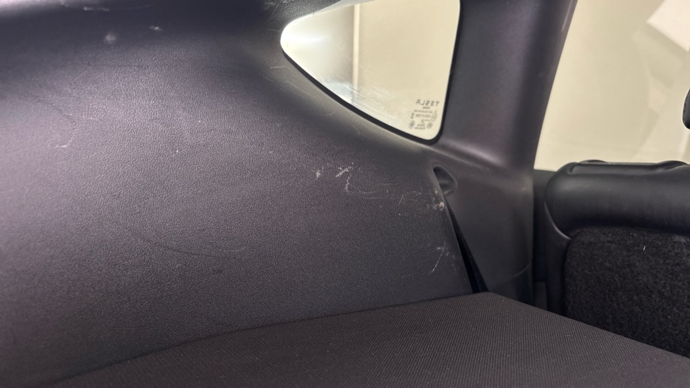 TESLA MODEL Y Scuff
