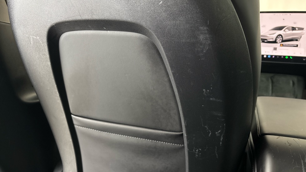 TESLA MODEL Y Scratches and scuff