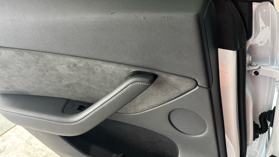 TESLA MODEL Y Scuff