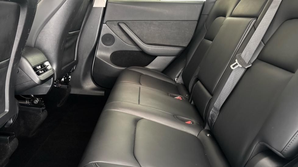TESLA MODEL Y Image 14