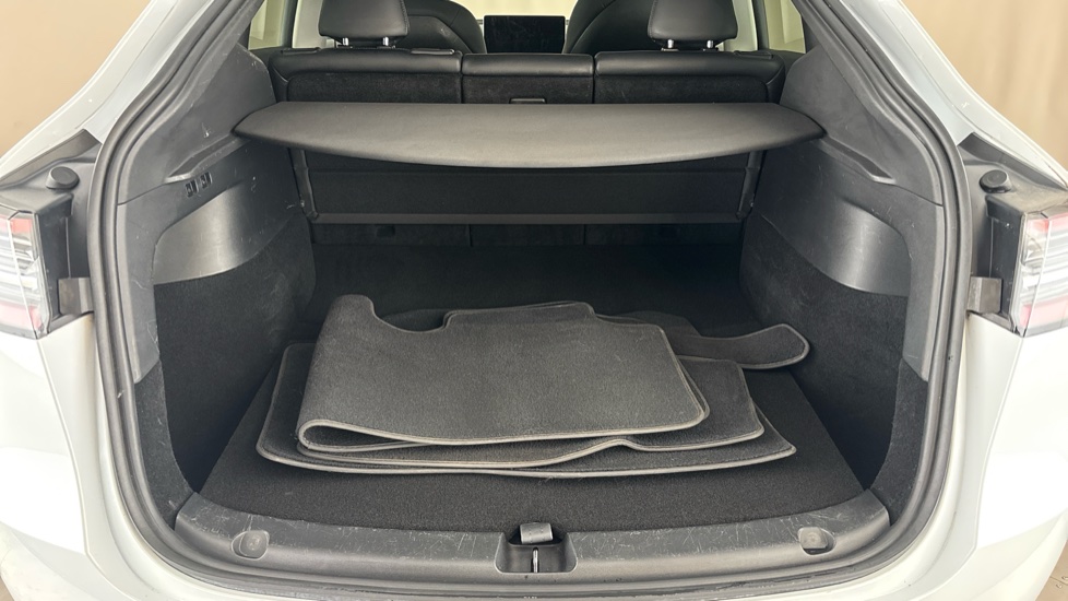 TESLA MODEL Y Image 15