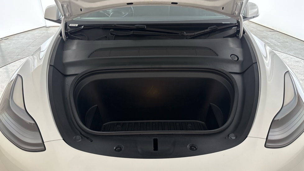TESLA MODEL Y Image 16
