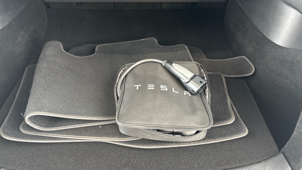 TESLA MODEL Y Image 22