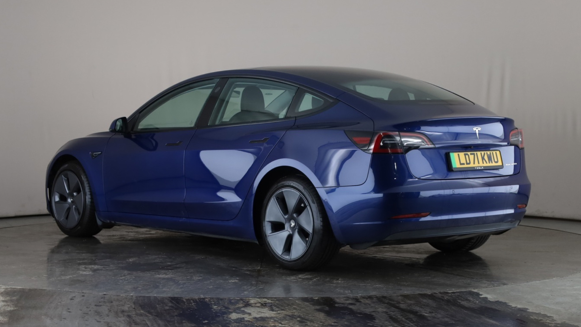 4027596 Long Range AWD 4dr Auto