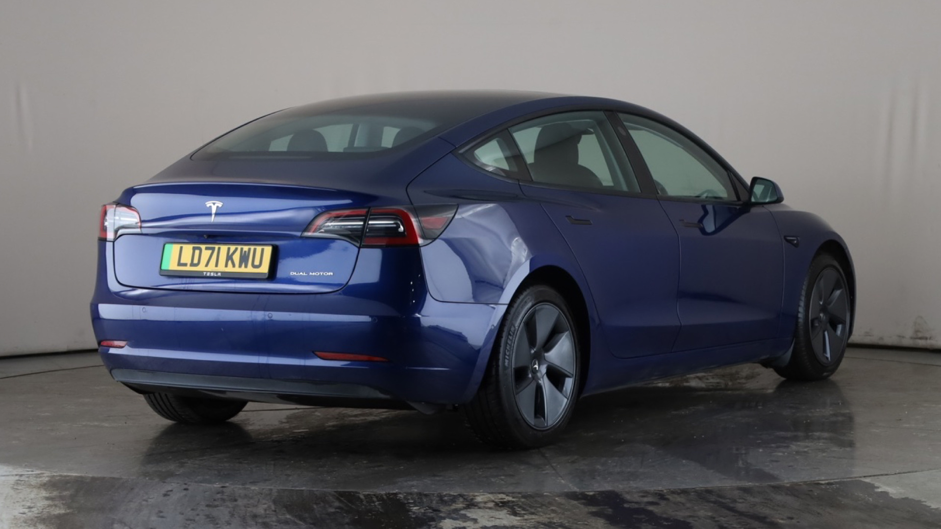 4027596 Long Range AWD 4dr Auto