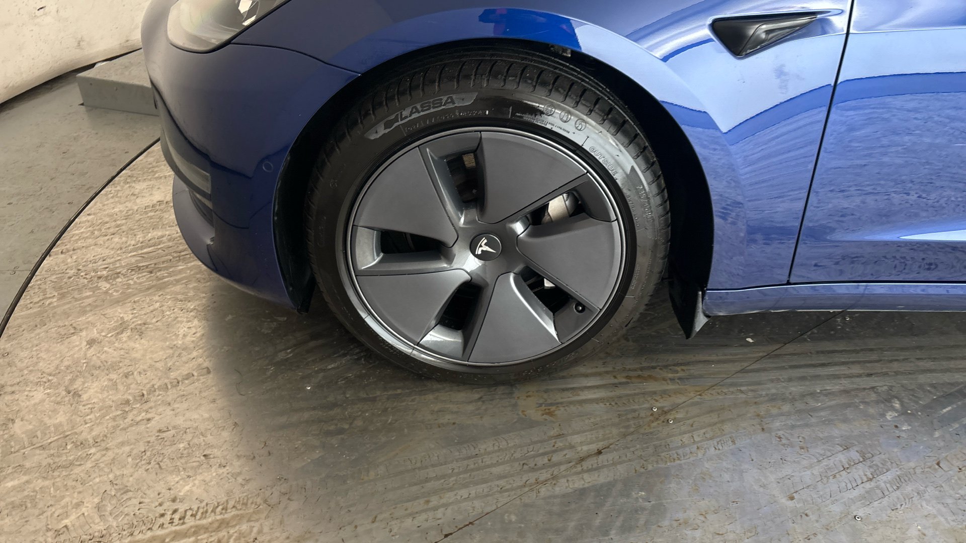 4027596 Long Range AWD 4dr Auto