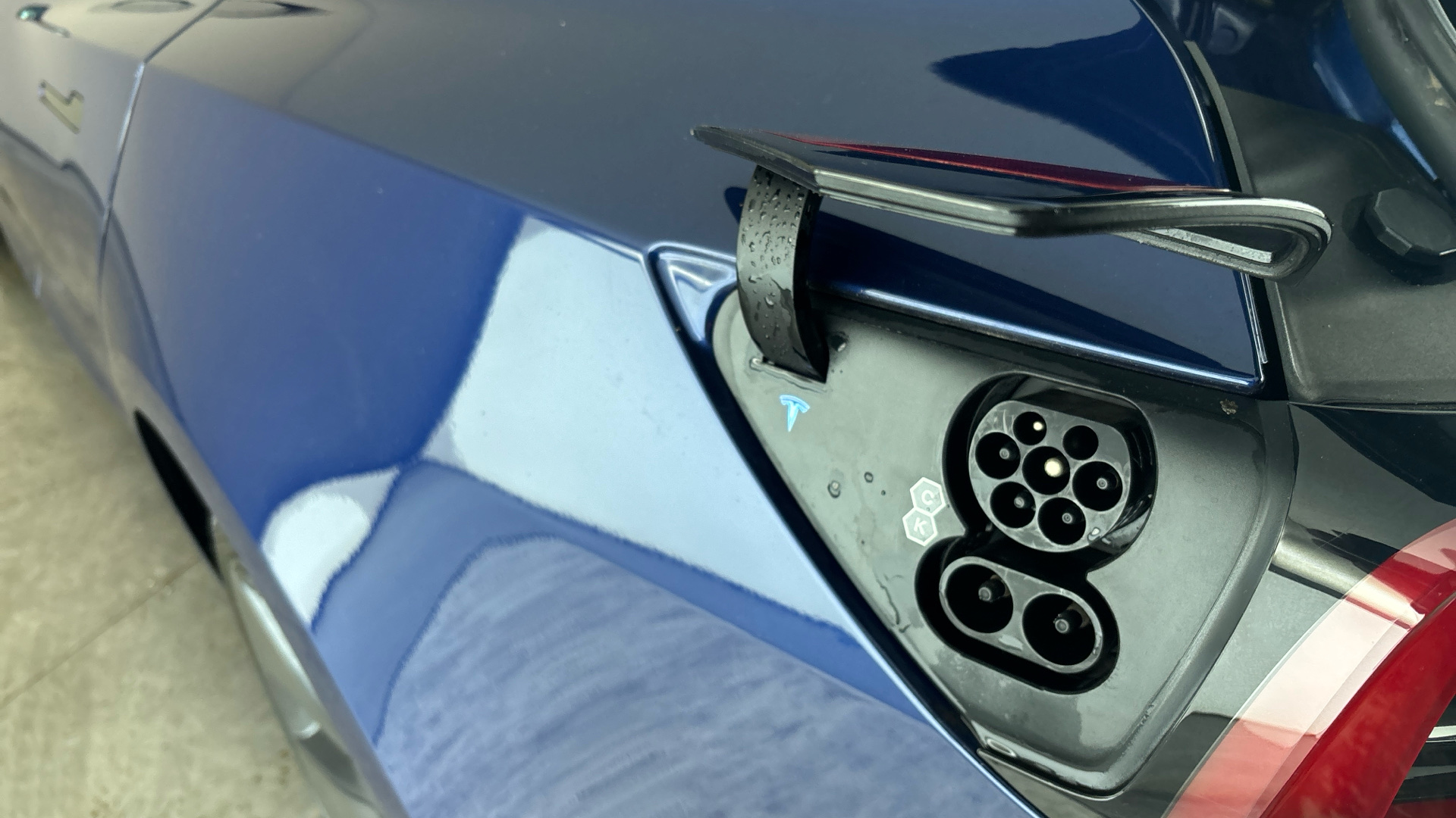 4027596 Long Range AWD 4dr Auto