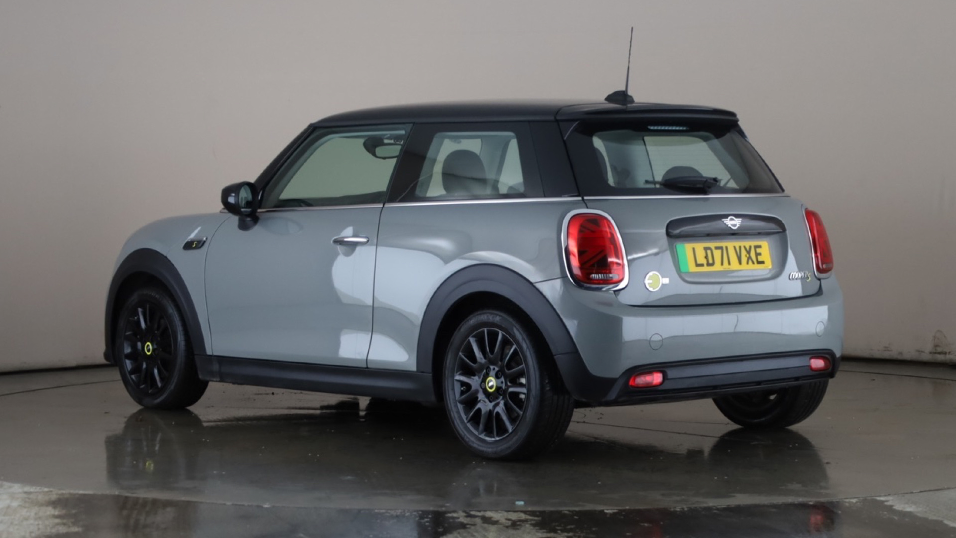 4020721 135kW Cooper S Level 1 33kWh 3dr Auto