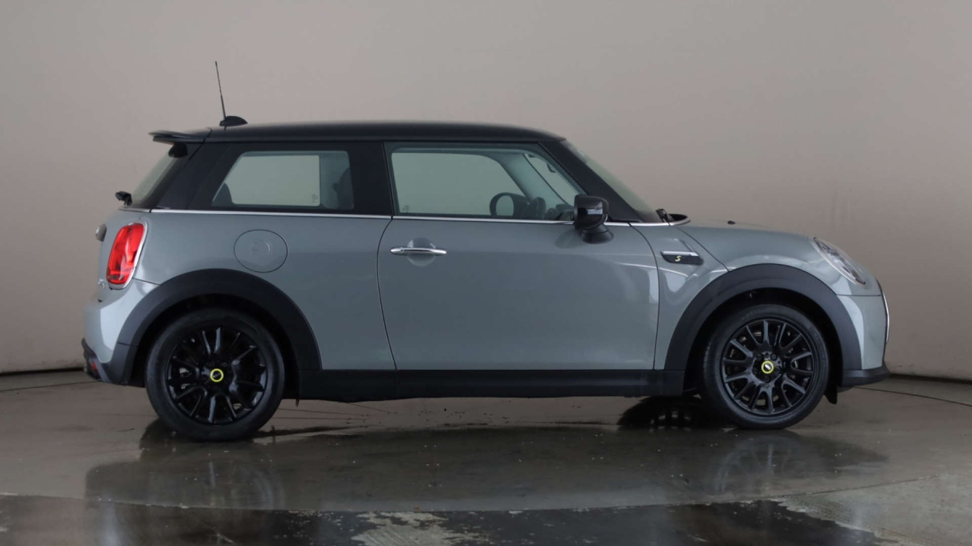 4020721 135kW Cooper S Level 1 33kWh 3dr Auto