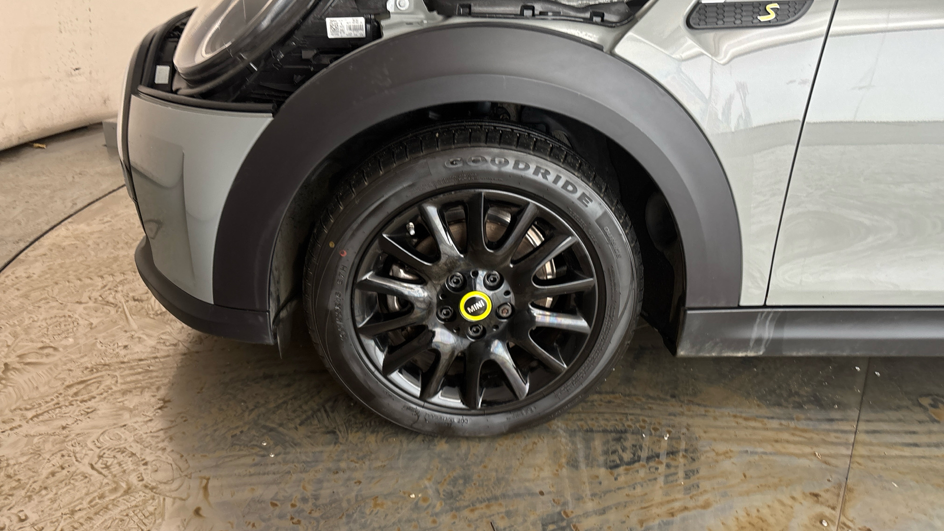 4020721 135kW Cooper S Level 1 33kWh 3dr Auto