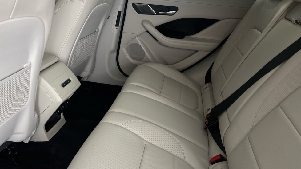 JAGUAR I-PACE Image 14