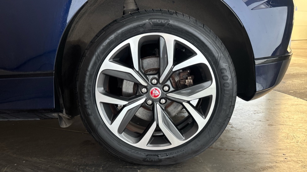 JAGUAR I-PACE Image 18