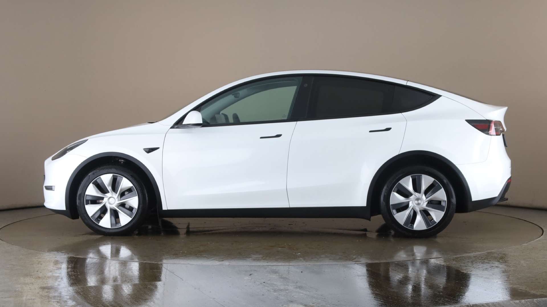 4049524 Long Range AWD 5dr Auto