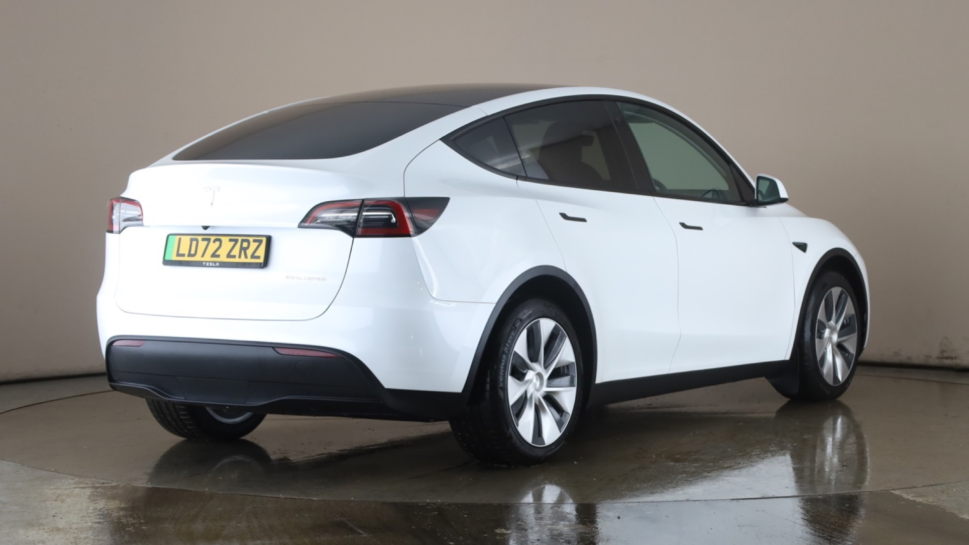 4049524 Long Range AWD 5dr Auto